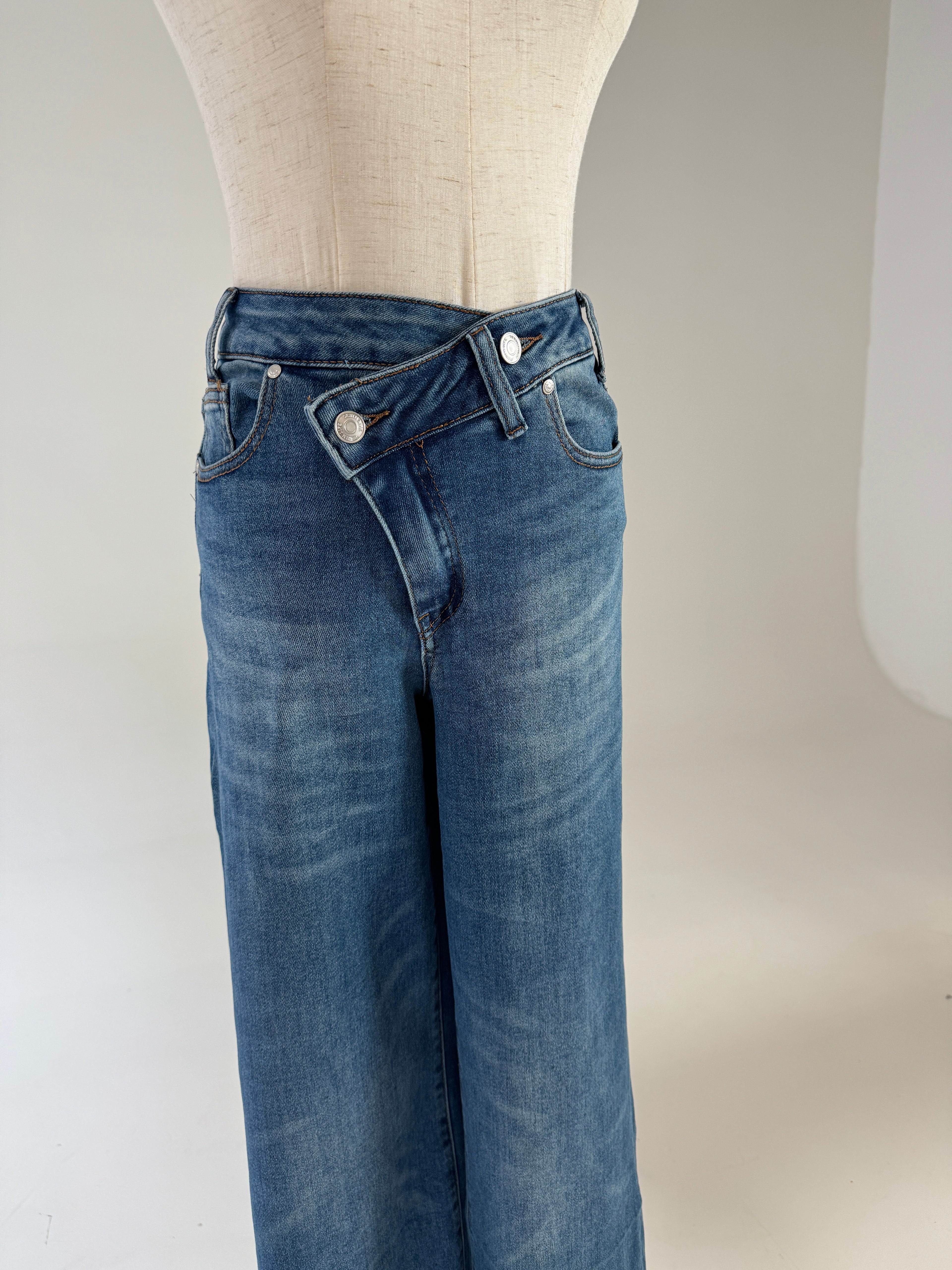 Damen Wide Leg Jeans mit Cross Button