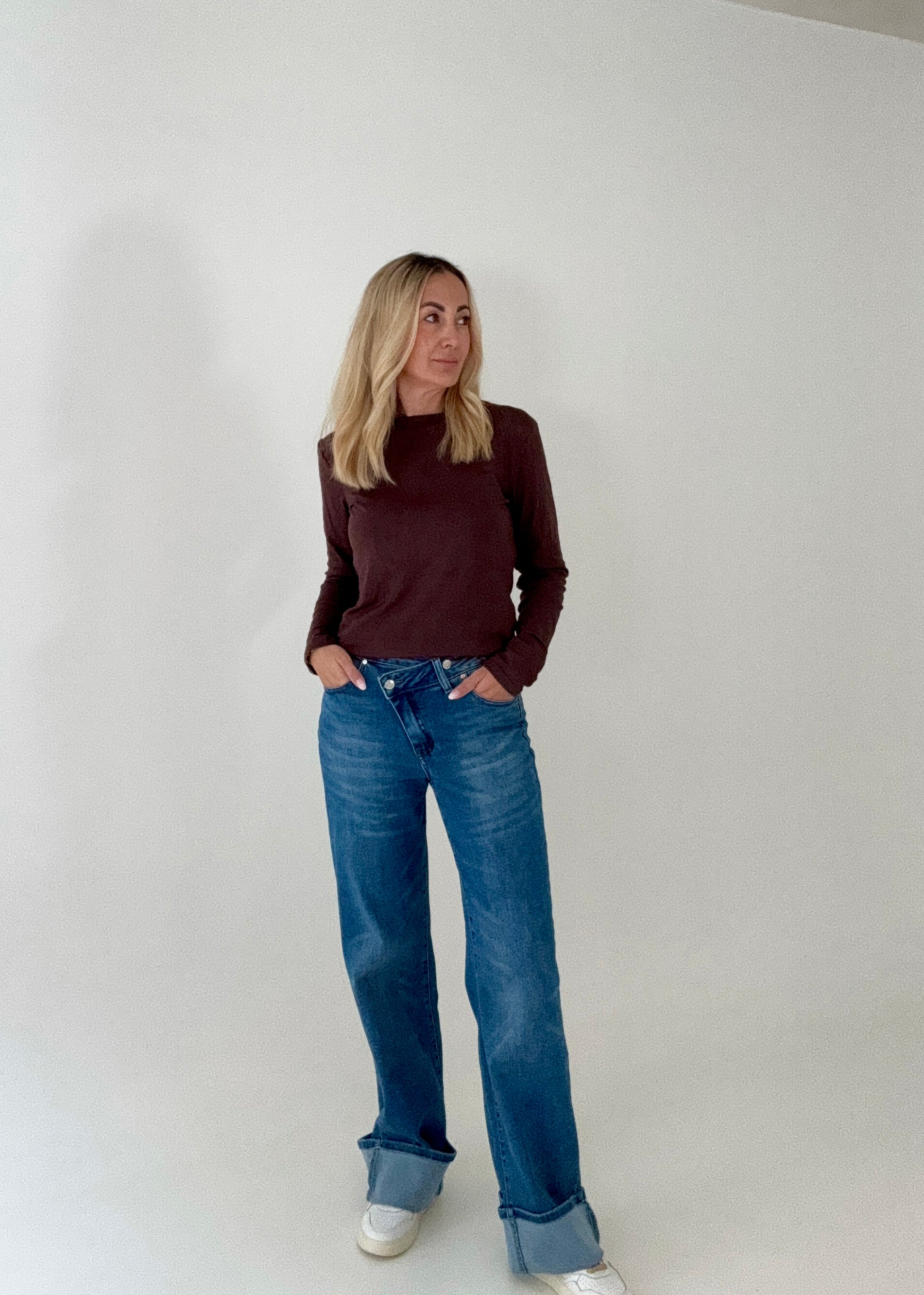 Damen Wide Leg Jeans mit Cross Button