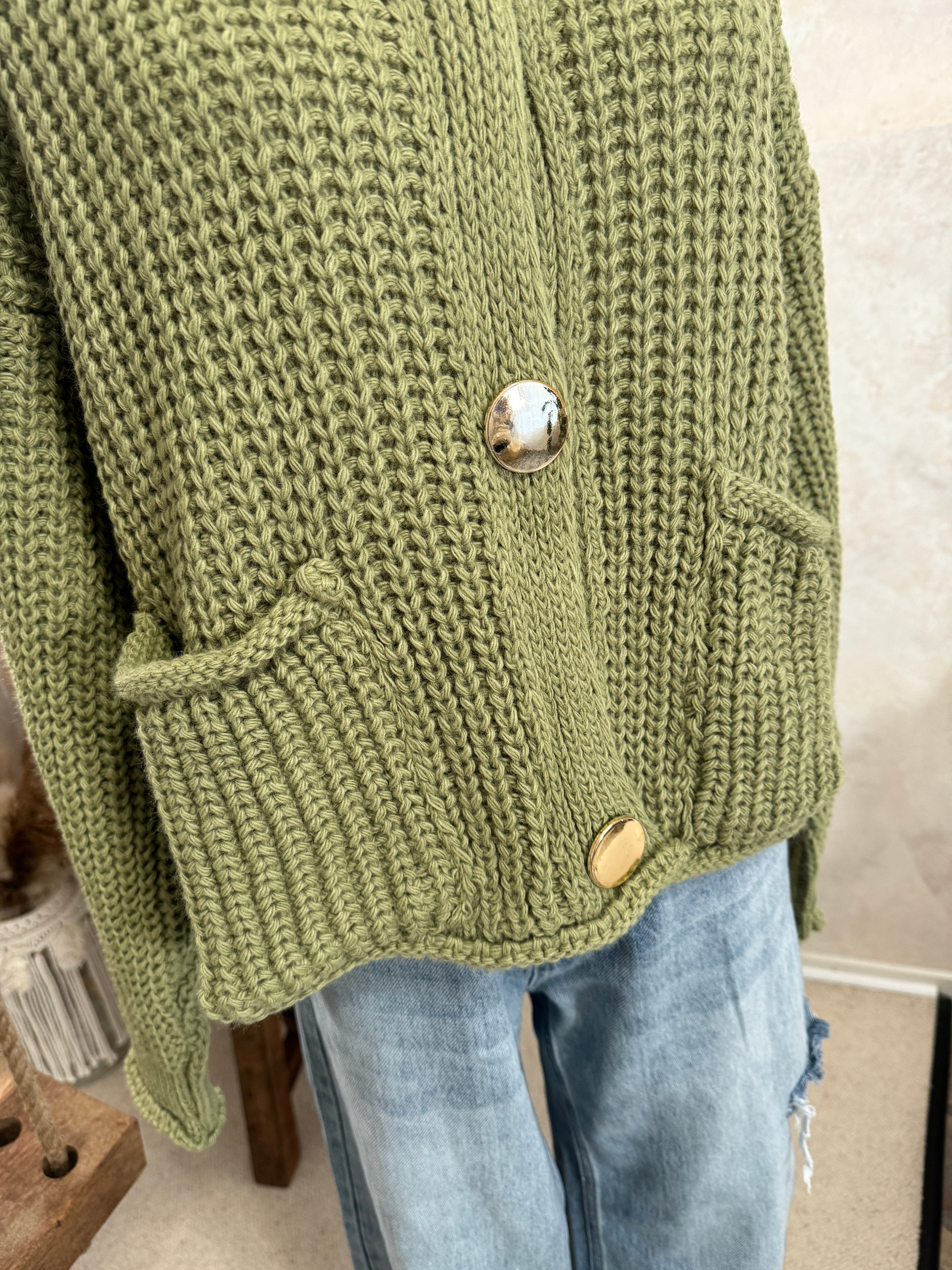 Strickjacke mit Knöpfen
