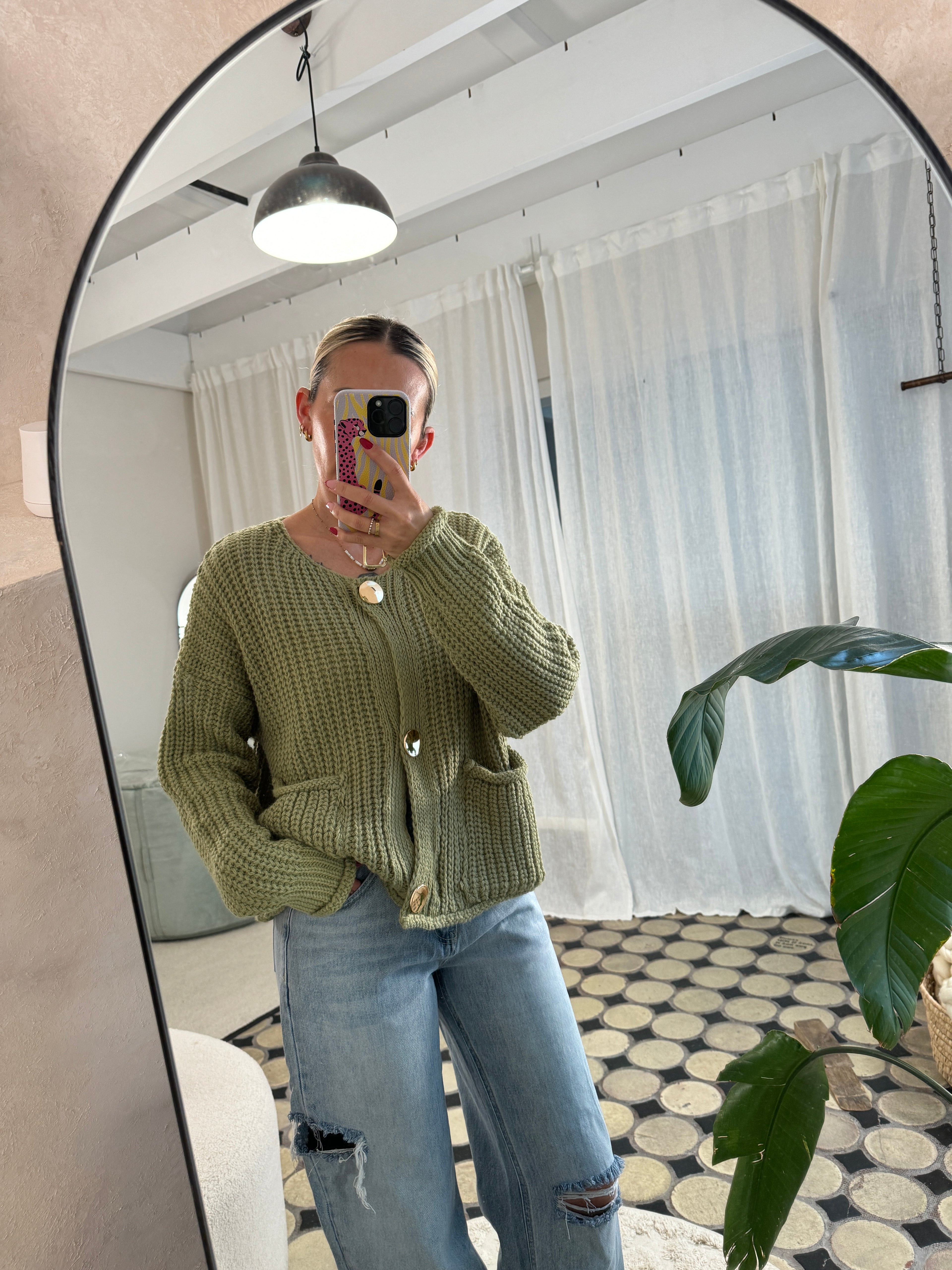 Strickjacke mit Knöpfen