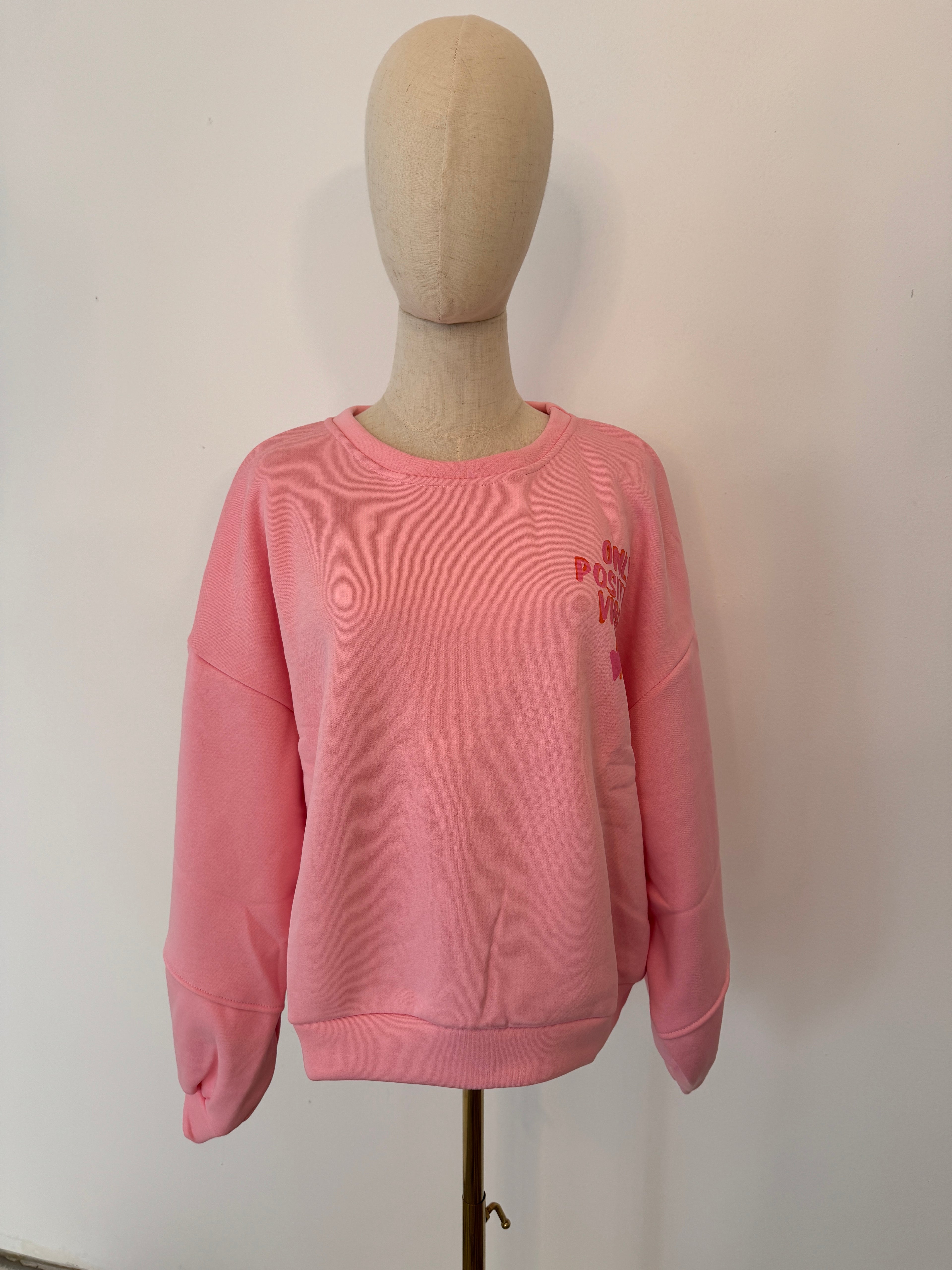 Pullover Sweater Only Good Vibes