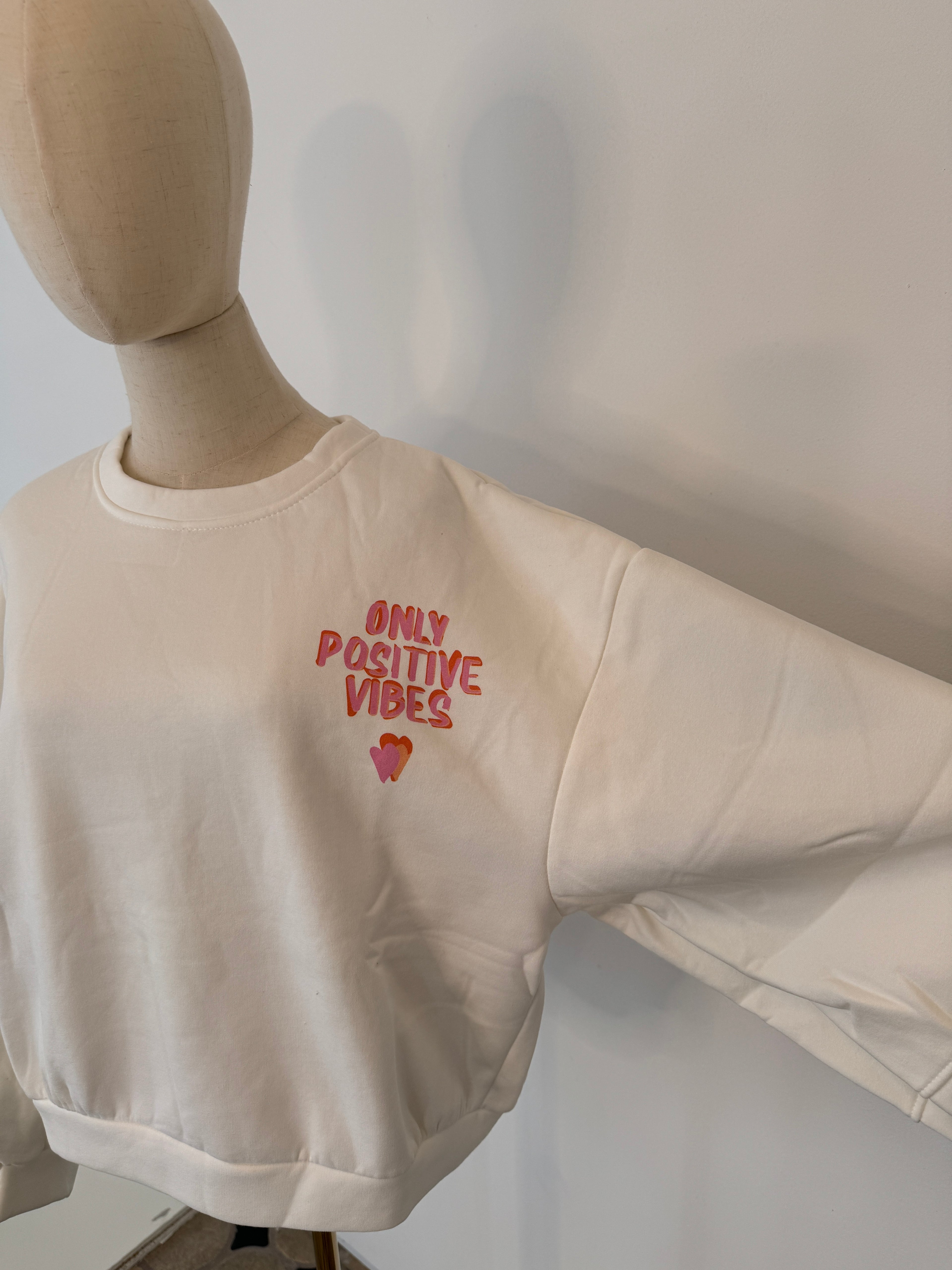 Pullover Sweater Only Good Vibes