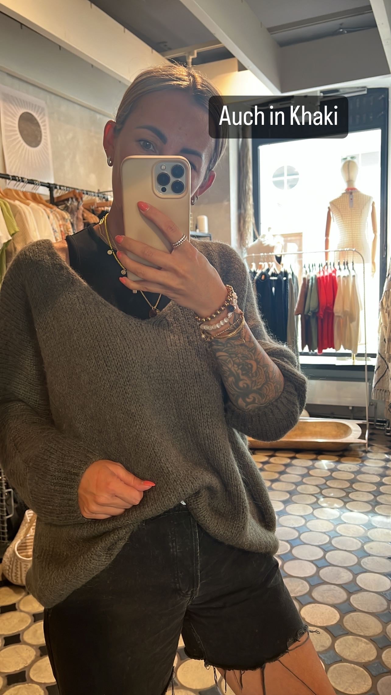 Strickpullover mit V Ausschnitt an
