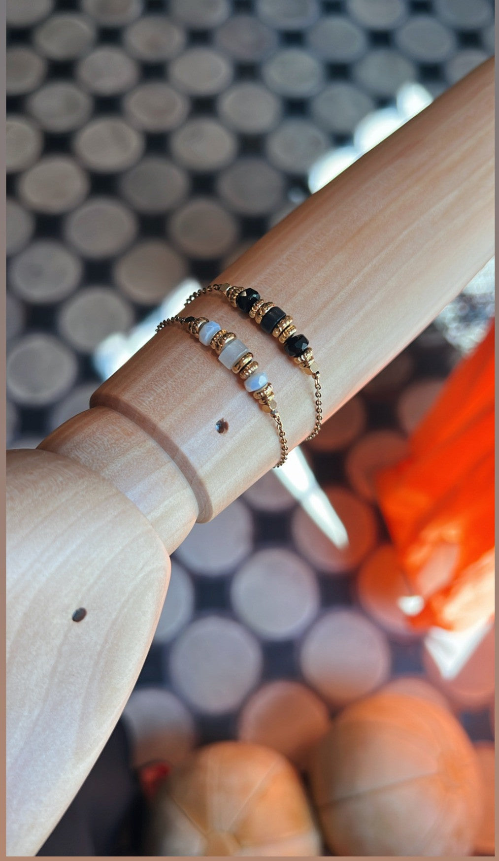 Armband Gold mit schwarzen Steinen